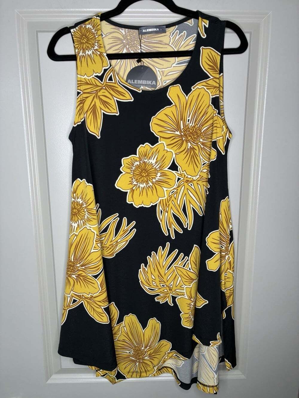 Alembika NWT Sleeveless Tunic Top in Black & Gold Floral Size 3 or US 10/12